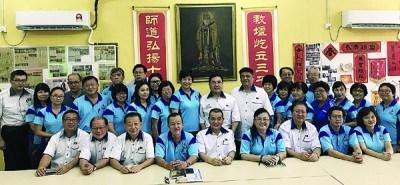 中國(guó)僑網(wǎng)與會(huì)人員合影。(馬來(lái)西亞《光華日?qǐng)?bào)》)