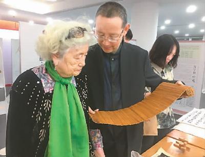 中國(guó)僑網(wǎng)《漢字里的中國(guó)》展覽現(xiàn)場(chǎng)