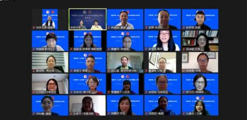 中國(guó)僑網(wǎng)線上結(jié)業(yè)式合影(華僑大學(xué)/安萌萌 圖)