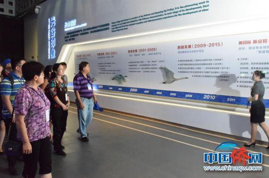 海外華文媒體高層參觀光谷展示中心 馬芙蓉 攝