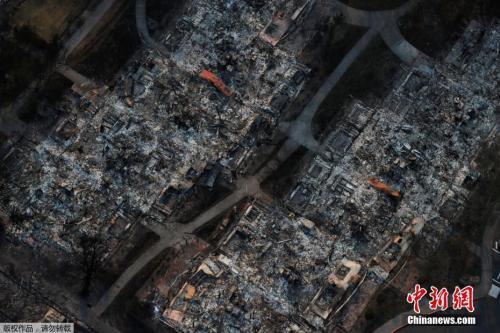 中國(guó)僑網(wǎng)美國(guó)加州一受災(zāi)小鎮(zhèn)。(美國(guó)《世界日?qǐng)?bào)》)