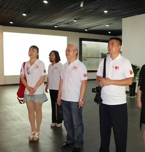 加拿大江蘇協(xié)會(huì)青奧助威團(tuán)參觀連云港市規(guī)劃館