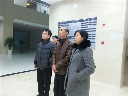 中國(guó)僑網(wǎng)參觀城南科教城智慧谷