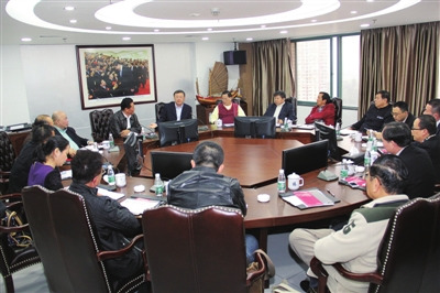 中國僑網(wǎng)海外僑領(lǐng)座談交流探討“僑交會”商機。(謝青蕓/攝)