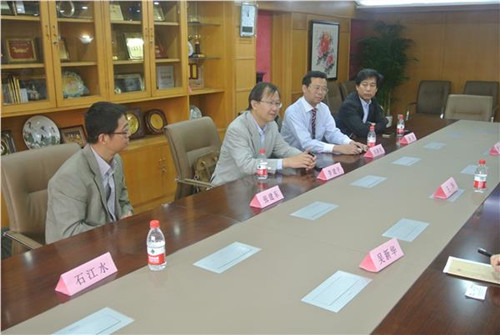 中國(guó)僑網(wǎng)李建平一行來(lái)訪