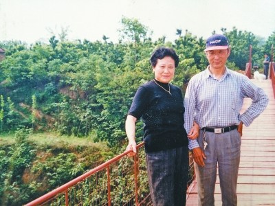 中國僑網(wǎng)張敏?與周朝旺(《大河報》)