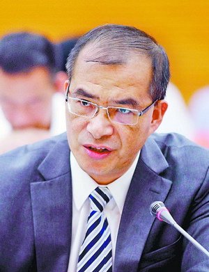 中國僑網(wǎng)王春新(市政協(xié)委員、中銀香港發(fā)展規(guī)劃部高級(jí)經(jīng)濟(jì)研究員)