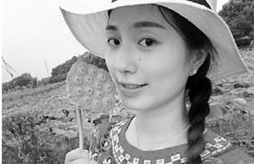 羅曉芳被游客們稱為“荷花女神”。
