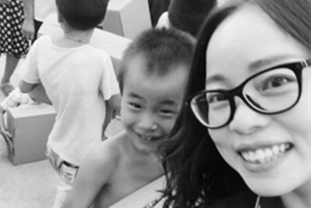 孩子們天真無邪的眼神,讓張瓊超覺得觸碰到了心里最柔軟的東西。圖片由受訪人提供