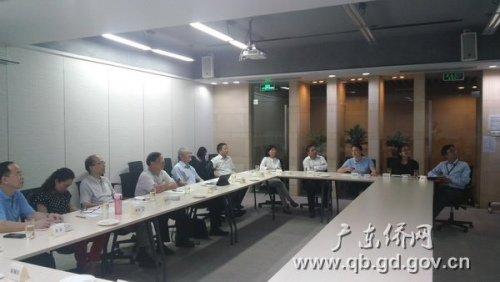 佛山市人大常委會副主任林征率團(tuán)到高明區(qū)僑資企業(yè)廣東溢達(dá)紡織有限公司調(diào)研。