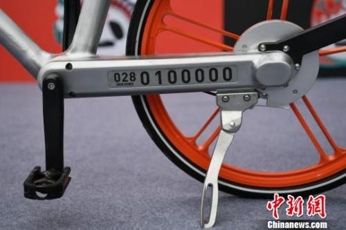 中國僑網(wǎng)摩拜單車 張浪 攝