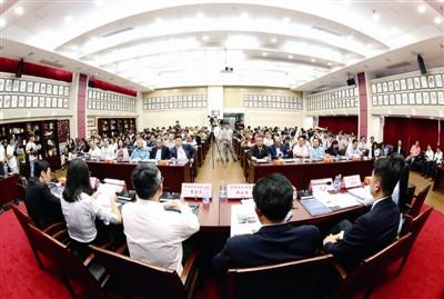 中國僑網(wǎng)越來越多的僑商僑企參與到僑交會中來。深圳僑報資料圖