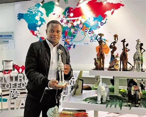 中國(guó)僑網(wǎng)蓋世通在“來(lái)華留學(xué)生創(chuàng)業(yè)館”。