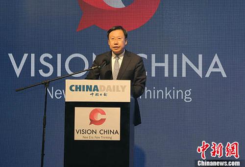 中國僑網(wǎng)圖為中宣部常務(wù)副部長、中央政策研究室副主任王曉暉發(fā)表講話。 中新社記者 王曦 攝