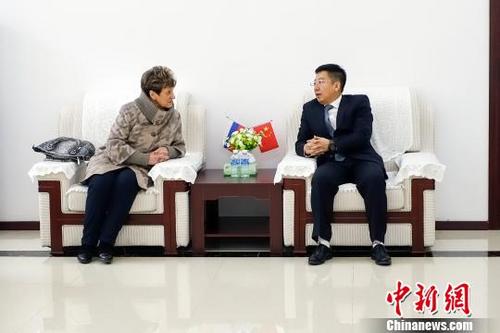 中國(guó)僑網(wǎng)中俄婦女跨境互訪活動(dòng)中 黑河?jì)D聯(lián)供圖 攝