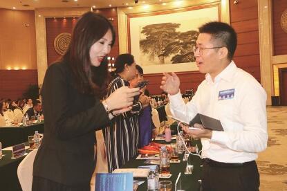 中國僑網(wǎng)海歸創(chuàng)業(yè)者與投資人交流對接(深圳僑報/柯東波 圖)