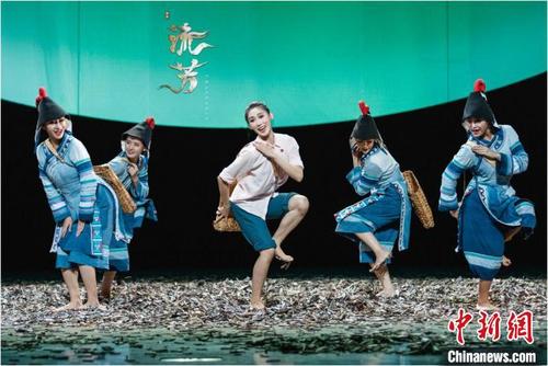 中國僑網舞劇《流芳》劇照 劉海棟 攝