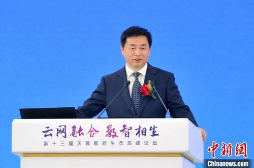 中國僑網(wǎng)中國電信董事長柯瑞文發(fā)表主旨演講 岳殿新 攝