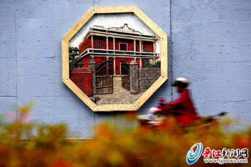 晉江靈源山隧道墻壁上新增一幅幅富有閩南特色的浮雕壁畫(huà),令人賞心悅目。