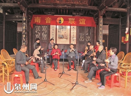 中國僑網(wǎng)市南音藝術(shù)家協(xié)會(huì)直屬梅花館開演(陳婉娥 供圖)