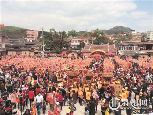 中國(guó)僑網(wǎng)活動(dòng)現(xiàn)場(chǎng)人山人海