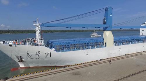 中國僑網(wǎng)運(yùn)送長征5號火箭的遠(yuǎn)望21號