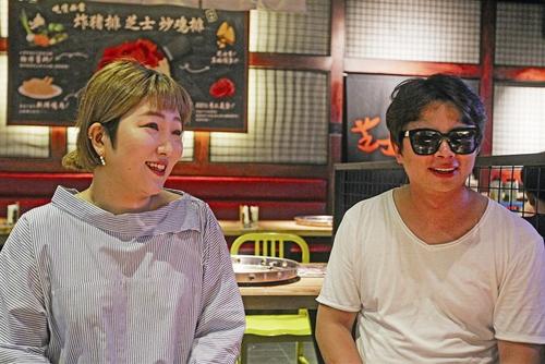 中國僑網(wǎng)圖為金娜萊和谷劉斌 姚卡/攝