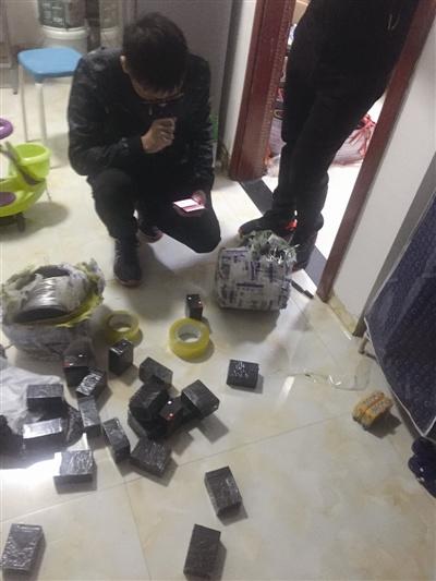 中國(guó)僑網(wǎng)鉛彈裝成“電池塊”快遞