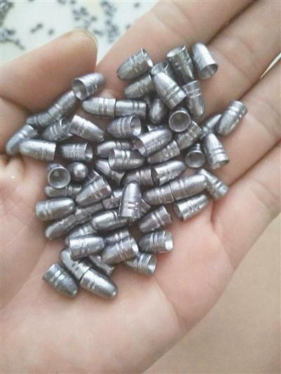 中國(guó)僑網(wǎng)警方查獲的“子彈”