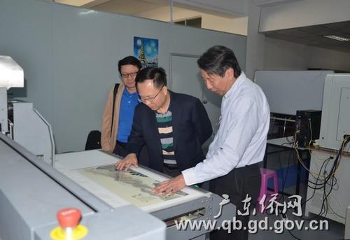 中國僑網(wǎng)調研組考察珠海垵德三維科技有限公司