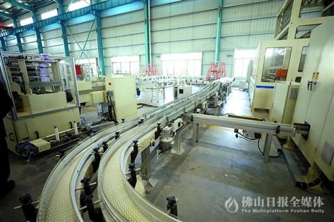 中國僑網(wǎng)中國生活用紙智能裝備研發(fā)孵化基地設(shè)于三山新城寶索機(jī)械制造有限公司內(nèi),有望于10年內(nèi)帶動生活用紙智能裝備及相關(guān)產(chǎn)業(yè)新增產(chǎn)值600億元以上。資料圖片/通訊員郭子誠提供