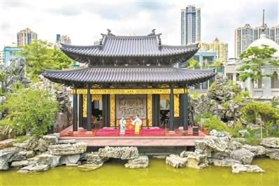 中國(guó)僑網(wǎng)廣福臺(tái)的粵劇表演。廣州日?qǐng)?bào)全媒體記者蘇俊杰 攝
