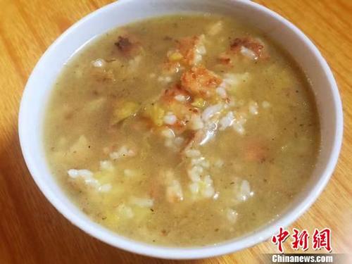 中國(guó)僑網(wǎng)㶶粥中的上品“番薯㶶粥” 李曉春 攝