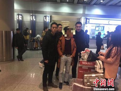 中國僑網(wǎng)金某被永嘉警方抓獲結(jié)束了長達24年的逃亡生涯 永嘉警方供圖 攝