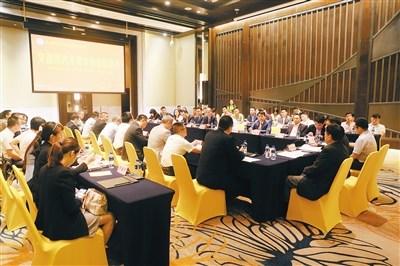 中國僑網(wǎng)文昌海內(nèi)外青年創(chuàng)業(yè)座談會現(xiàn)場。