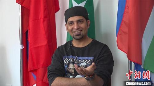 中國僑網(wǎng)丹尼斯 馬芙蓉 攝