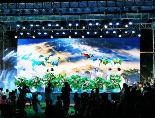 中國僑網(wǎng)百鳥燈舞