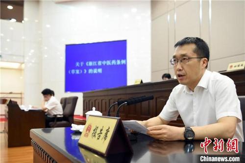 中國僑網(wǎng)會議現(xiàn)場?!⊥垒W欽 攝