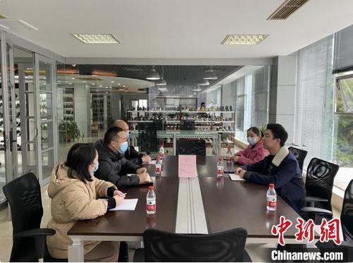 中國僑網(wǎng)政企對(duì)接 林婷瑋 攝