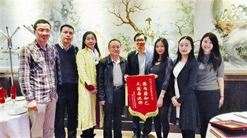 代表團一行拜訪法國僑界社團(郭永輝