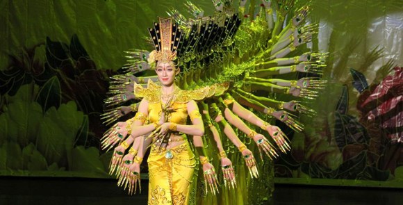 “四海同春”藝術(shù)團在蘇格蘭舉行慰僑演出