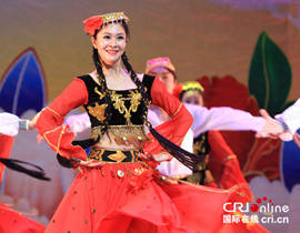 維吾爾族舞蹈《掀起你的蓋頭來》