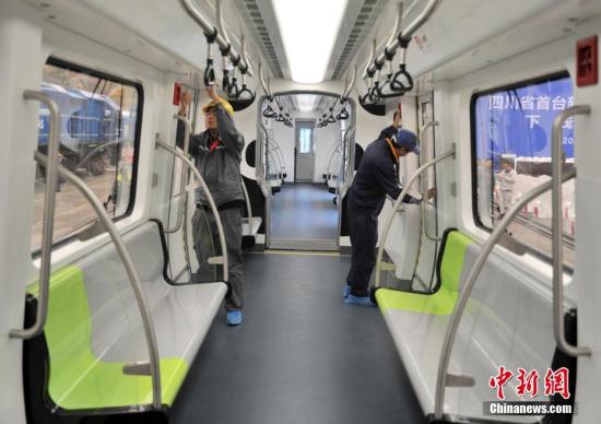 舊金山地鐵華裔清潔工年薪27萬美元