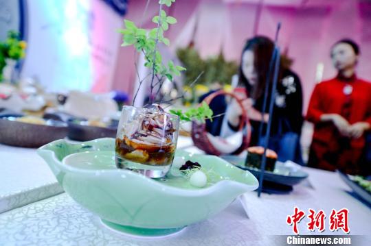 美食如景?！≡S娟 攝