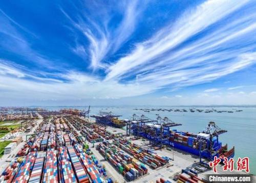 中國(guó)僑網(wǎng)7月航拍的廣州港。(廣州港集團(tuán)供圖)