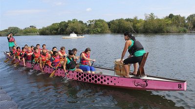 摩頓市首屆秋季龍舟賽中,Boston
