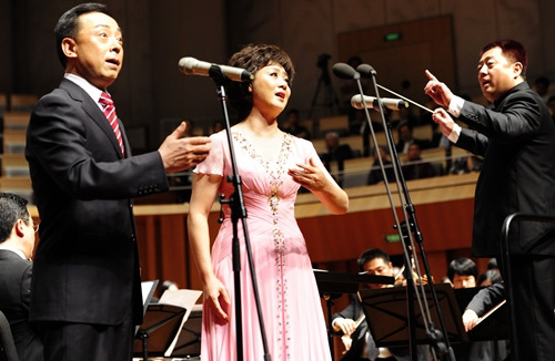 中國僑網(wǎng)京劇名家于魁智、李勝素演唱交響京劇《蝶戀》(中新網(wǎng))