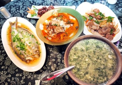 中國(guó)僑網(wǎng)一桌菜十分鐘做好。