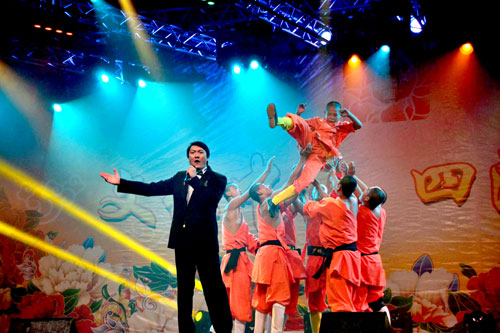 中國僑網(wǎng)演出現(xiàn)場(求是網(wǎng))