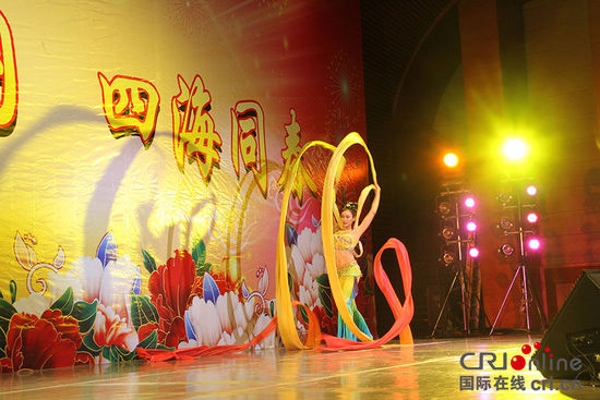 中國僑網(wǎng)傳統(tǒng)舞蹈《飛天》